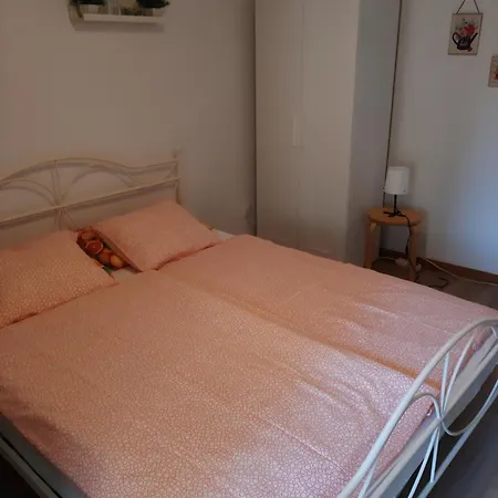 Apartment Studio Sanja *